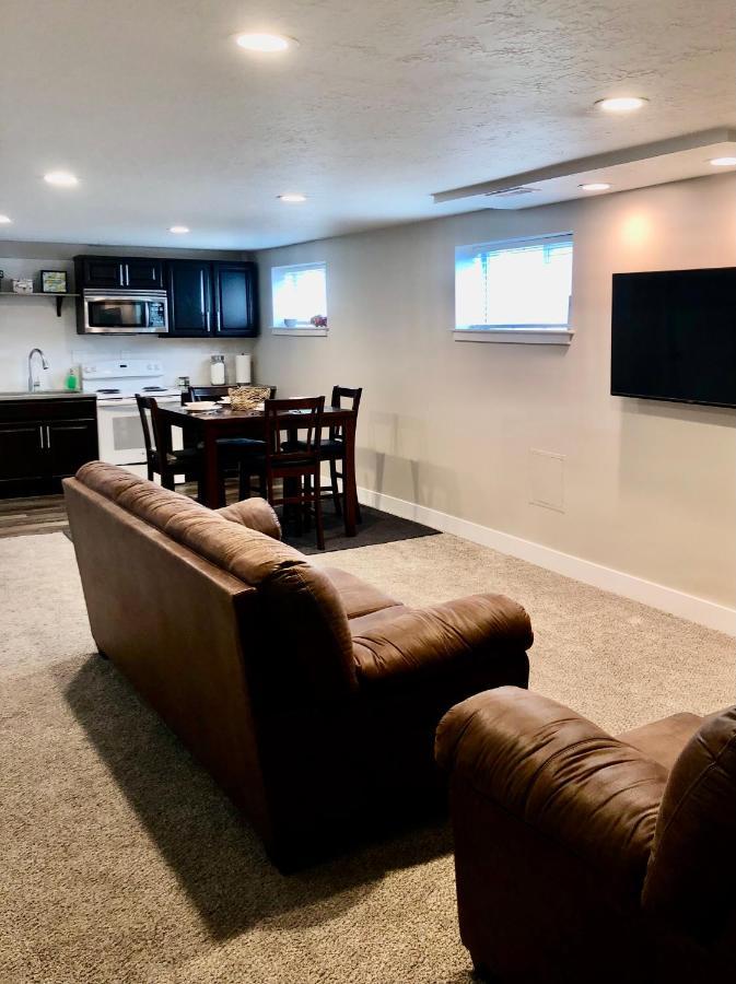 Cozy Getaway Near Slc Airport & Downtown - 1St Floor Apartment Salt Lake City Exterior photo