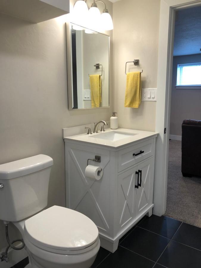 Cozy Getaway Near Slc Airport & Downtown - 1St Floor Apartment Salt Lake City Exterior photo